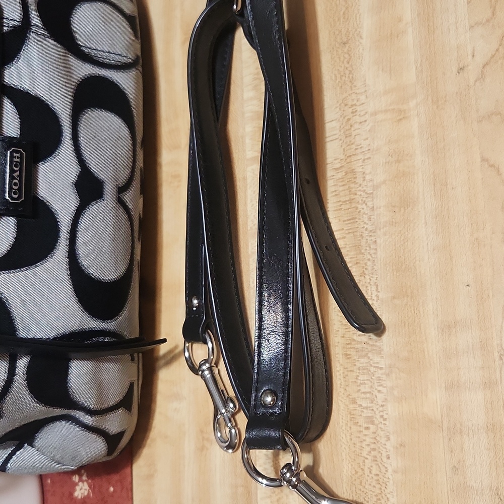 Coach Bag - Picture 6 of 15